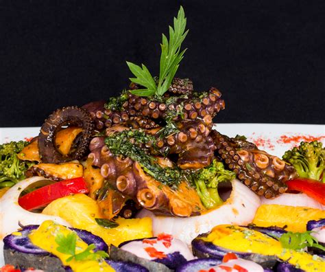 The Incredible Edibles of Ms Z's Magic Kitchen: A Feast for the Senses